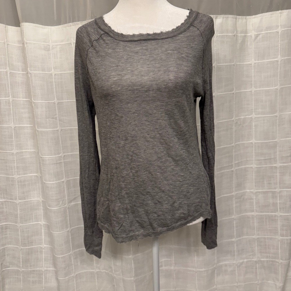Cotton by Autumn Cashmere Gray Long Sleeve Raw Hem Top XS